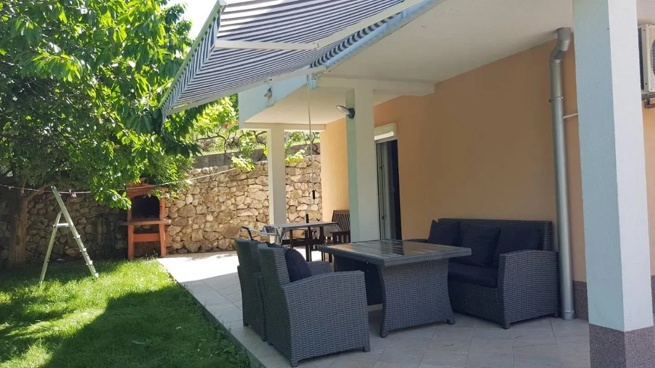 Apartmani Marija 0*, Baska (Krk) Croatia
