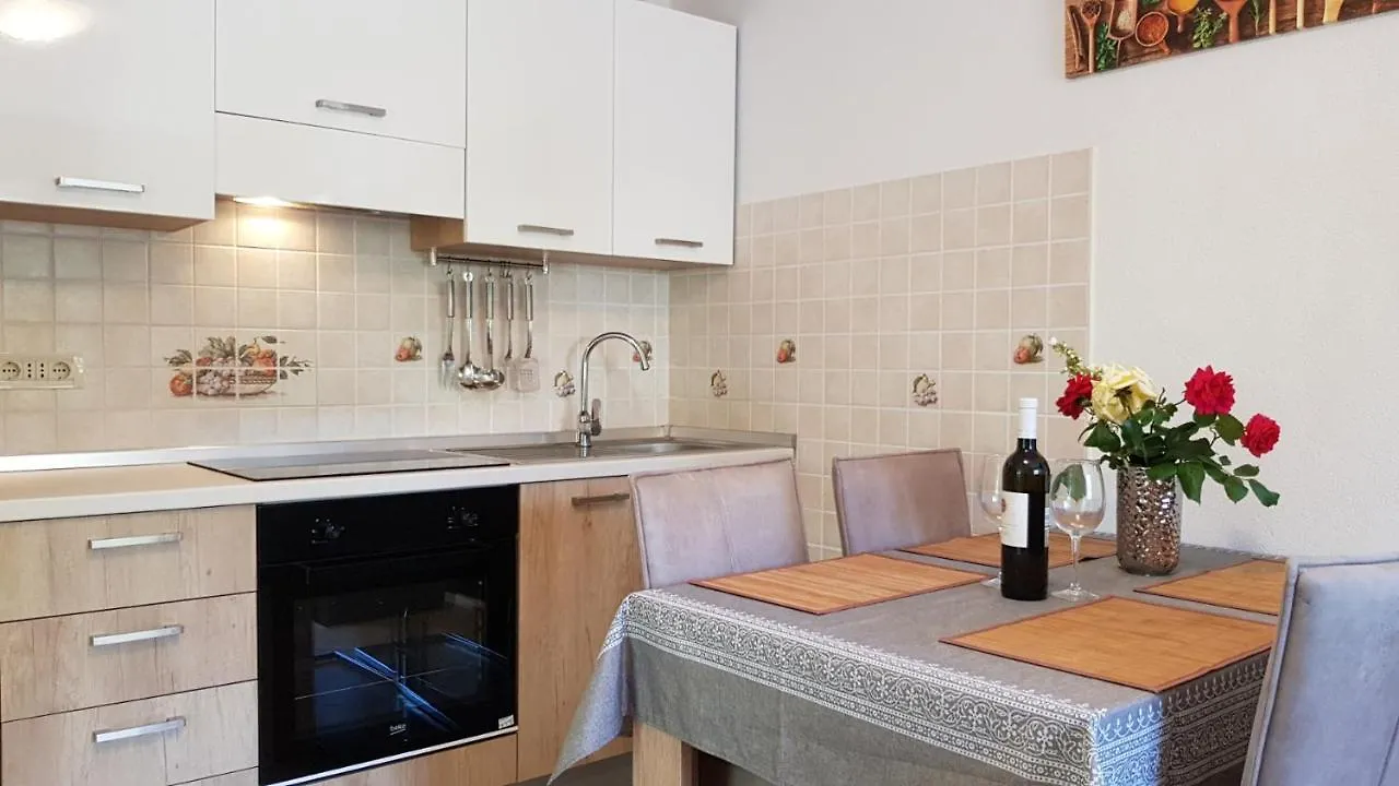 Apartmani Marija 0*, Baska (Krk)